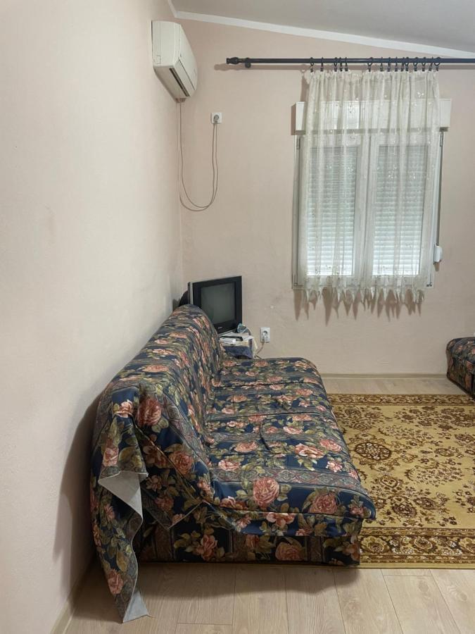 Apartment Lazar & Marco พอดโกริกา ภายนอก รูปภาพ