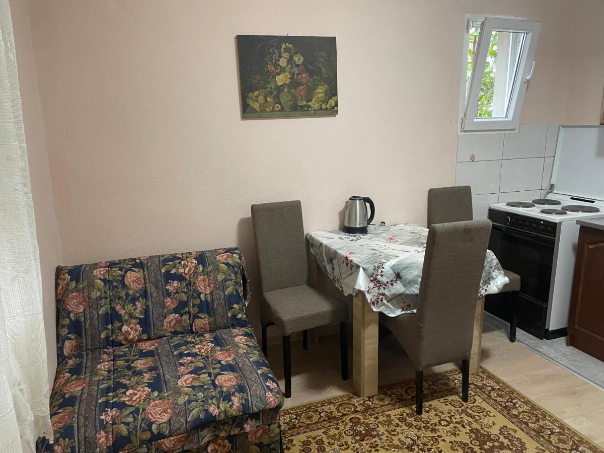 Apartment Lazar & Marco พอดโกริกา ภายนอก รูปภาพ
